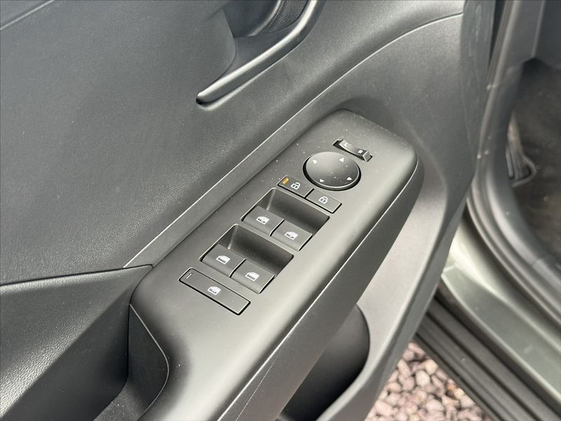 Hyundai Kona 1,0 T-GDI 74kW Comfort Club - fotka 7 z 26