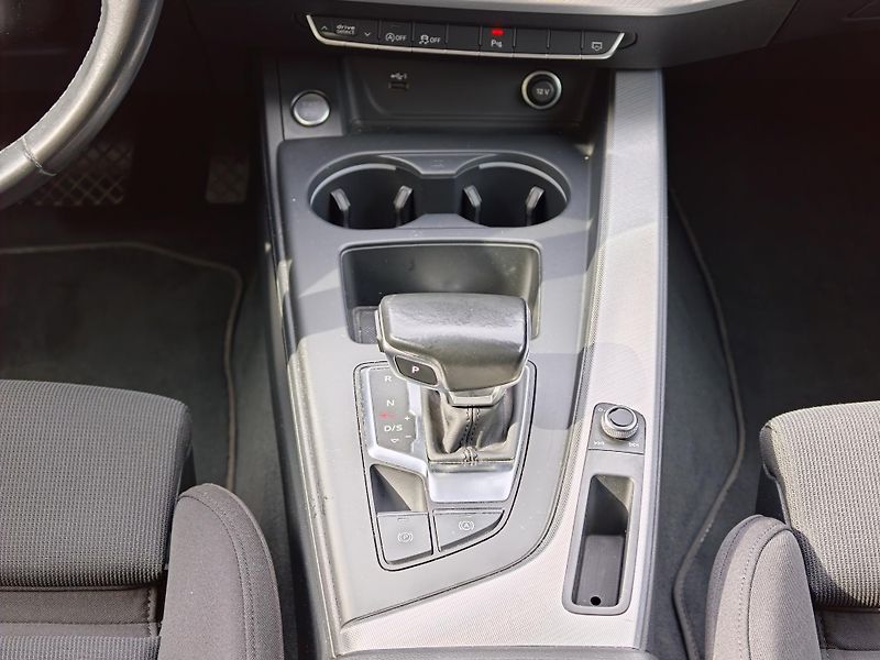Audi A4 Avant (2021) 40 TDI quattro  - fotka 24 z 25