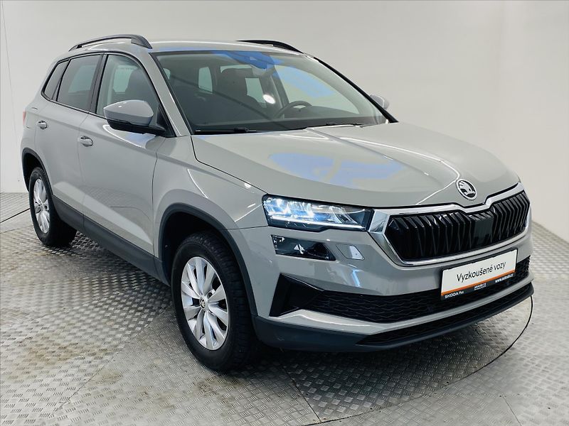 Škoda Karoq 1,5 TSI 110kW DSG Selection - fotka 22 z 26