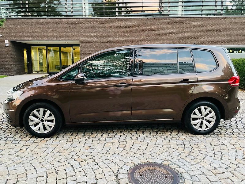 Volkswagen Touran 1.6TDI MAN 7MÍST LED SERVISKA - fotka 19 z 45