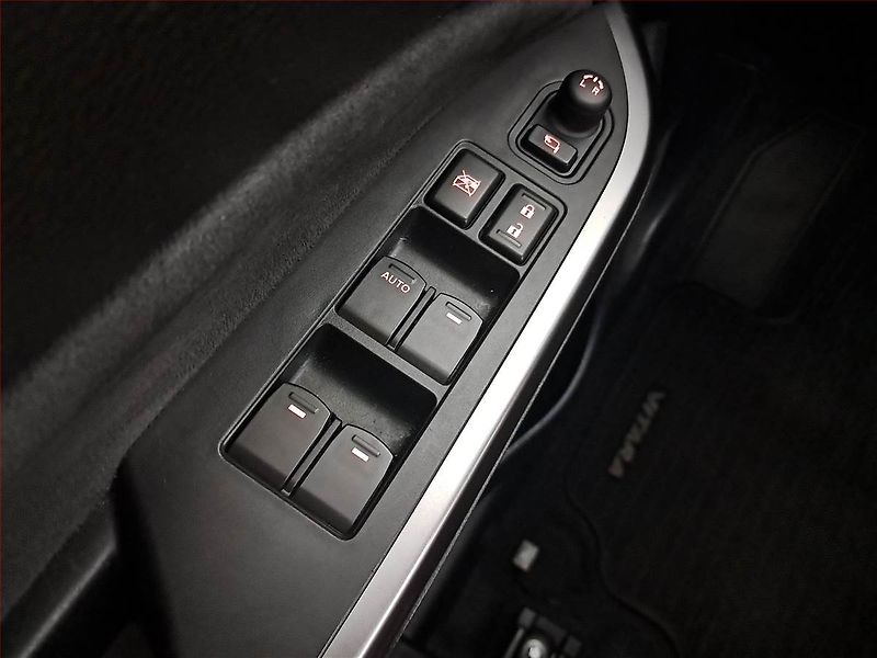 Suzuki Vitara (2021) Elegance 1.4 BoosterJet - fotka 20 z 20