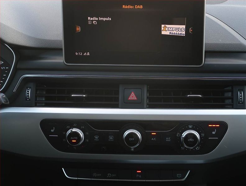 Audi A4 (2017) 2.0 TDI, Automat, Serv.kniha - fotka 12 z 23