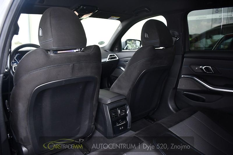 BMW Řada 3 320D xDrive M-SPORT ČR 1.M - fotka 12 z 60