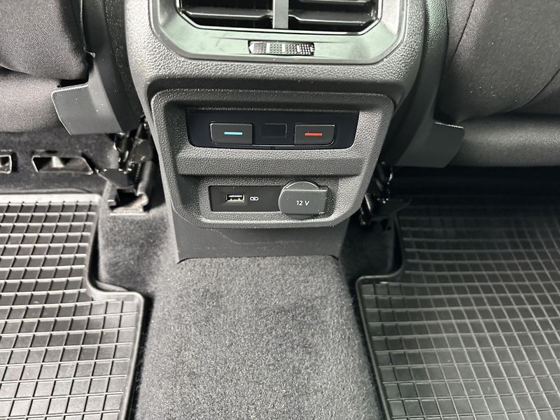 Volkswagen Tiguan 2.0 TDI ALLSPACE - fotka 13 z 24