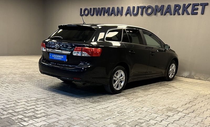 Toyota Avensis Premium - fotka 2 z 16