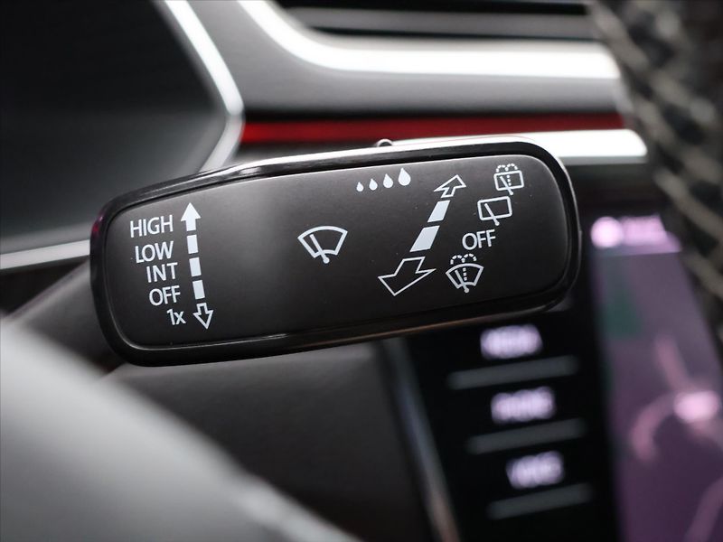Škoda Superb 2.0 TSI 200kW DSG SportLine - fotka 23 z 42