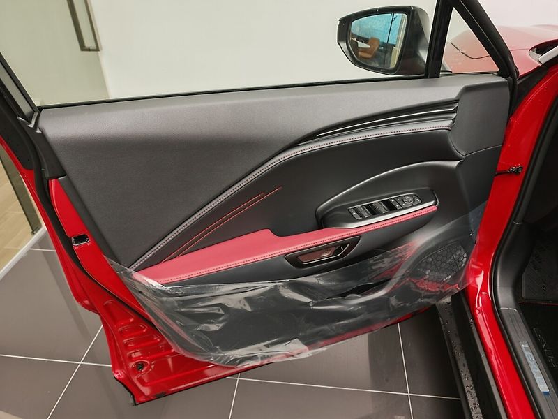 Lexus LBX Vibrant Edition - fotka 21 z 39