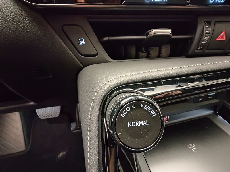 Lexus NX 450h plus 450h+ PRESTIGE Plug-in Hybrid - fotka 26 z 41