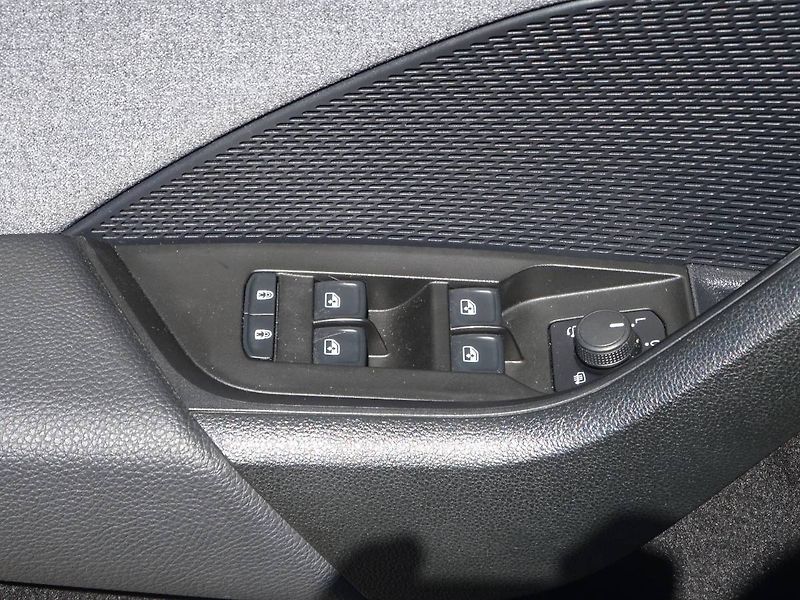 Škoda Octavia (2024) 1.5TSi/110kW DSG M-HEV SELECTI - fotka 21 z 29