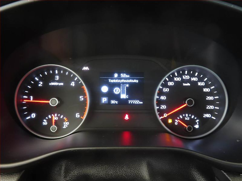 Kia Sportage (2021) 1.6 CRDi, Automat, ČR,1.maj - fotka 11 z 14