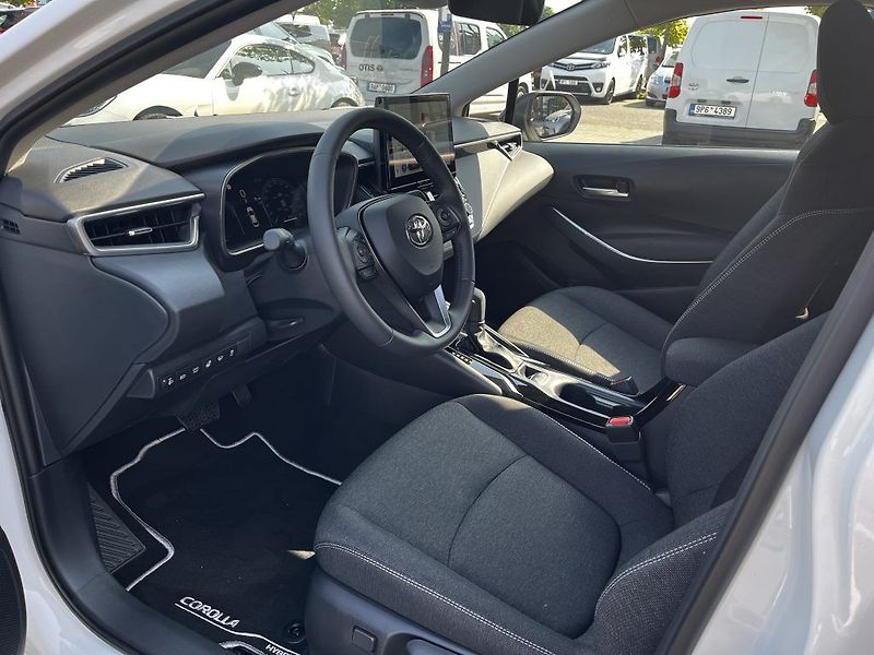 Toyota Corolla SD 1.8 Hybrid ODBĚR ihned - fotka 13 z 33