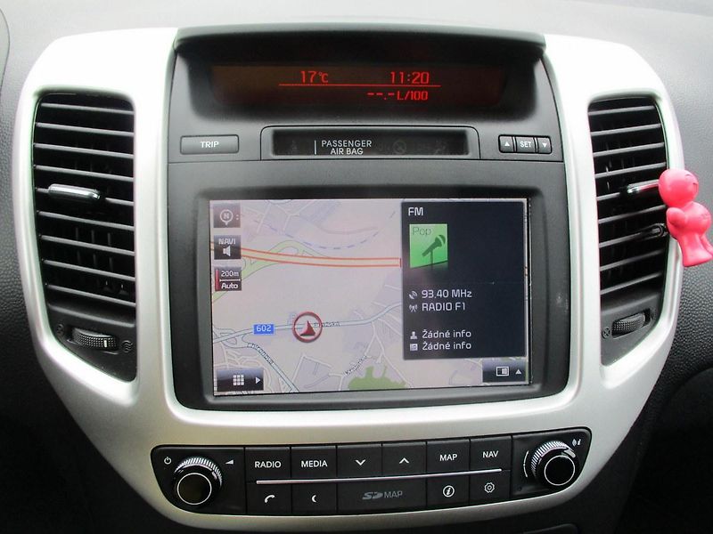 Kia Venga 1.6i 91kW AUTOMAT*NAVI*VÝHŘEV - fotka 17 z 50