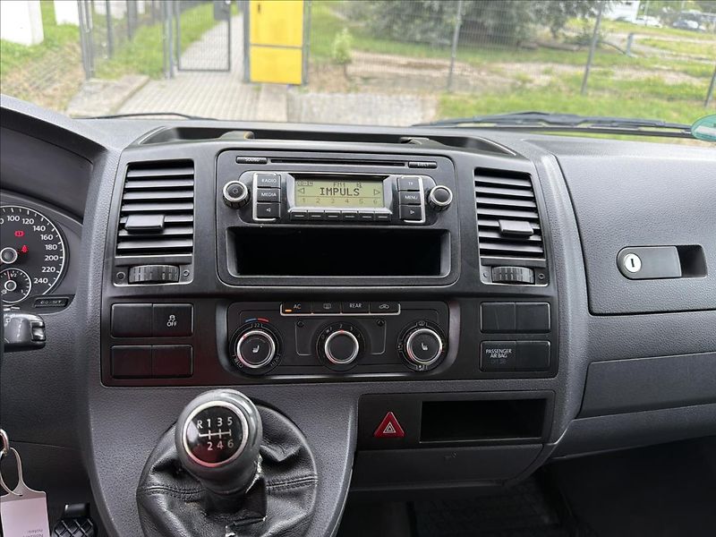 Volkswagen Multivan 2,0 TDi 103 Kw California - fotka 20 z 25