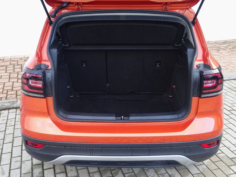 Volkswagen T-Cross (2021) 1,0TSi /70kW Bassis - fotka 22 z 26