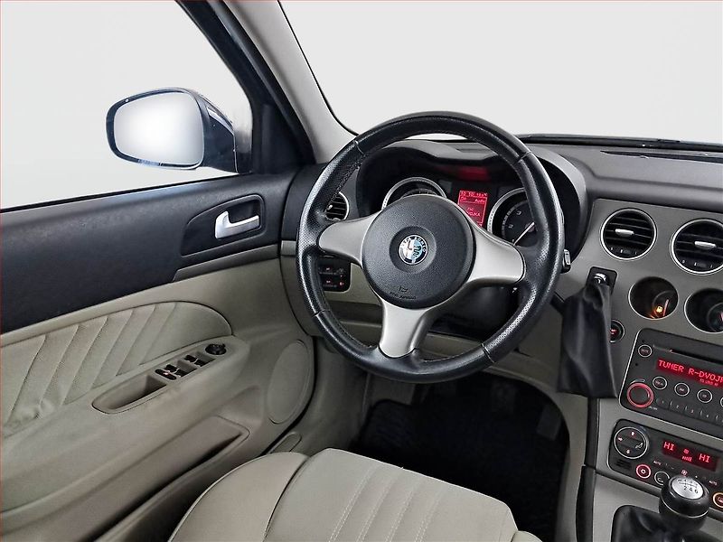 Alfa Romeo 159 (2009) 1.9 JTD, nová STK, Tažné - fotka 7 z 15