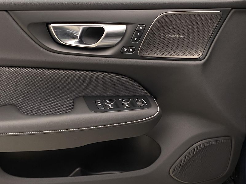 Volvo V60 (2026) B4 AUT DARK PLUS - fotka 26 z 57