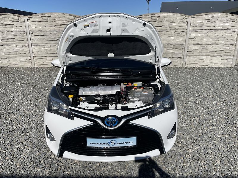 Toyota Yaris 1.5i 16v HYBRID 142TKM TOP 1A! - fotka 64 z 169