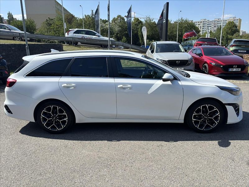Kia Ceed 1,5 AT GT Line ZÁRUKA TÁŽNÉ - fotka 6 z 47