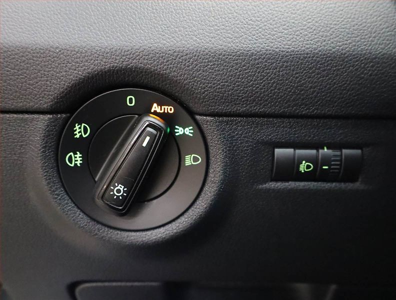 Škoda Octavia (2013) Ambition 1.2 TSI, Serv.kniha - fotka 16 z 17