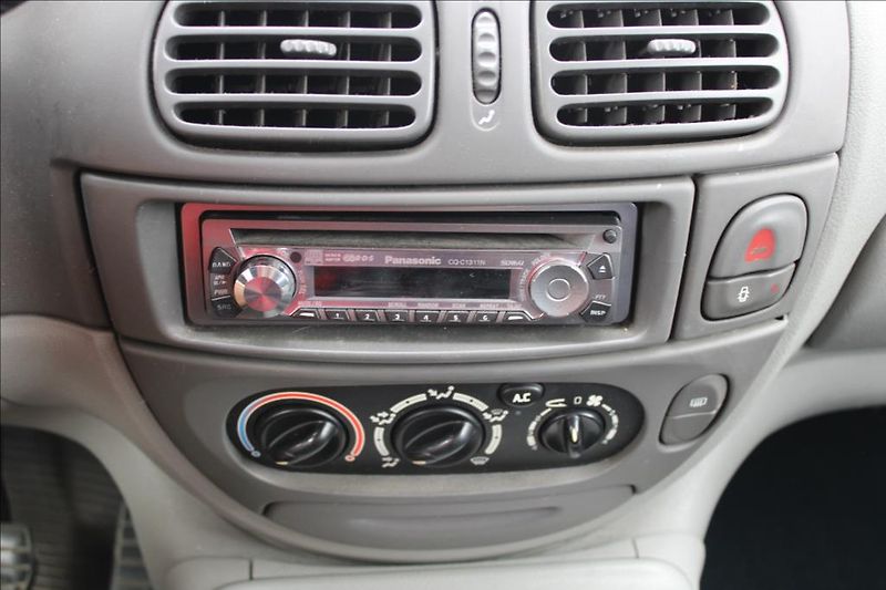 Renault Scénic 1,9 DCi  STK 8/2028, TAŽNÉ - fotka 17 z 22