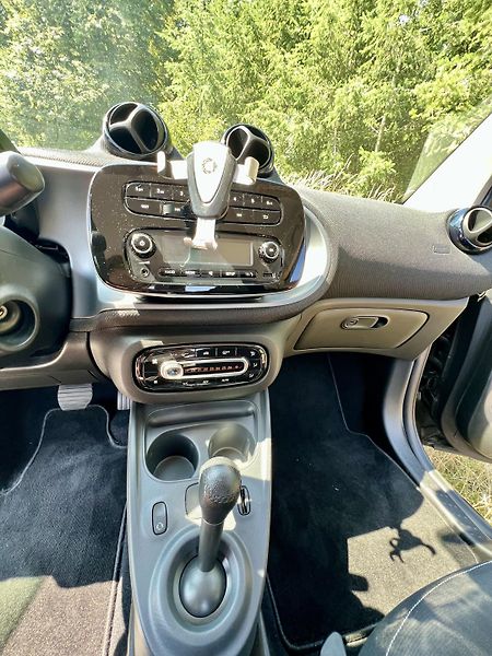 Smart Fortwo (2016) Smart Fortwo Coupé 1.0 52 kW - fotka 11 z 15