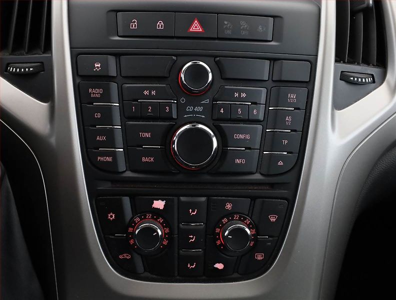 Opel Astra (2012) 1.7 CDTI, Serv.kniha, nová STK - fotka 12 z 15