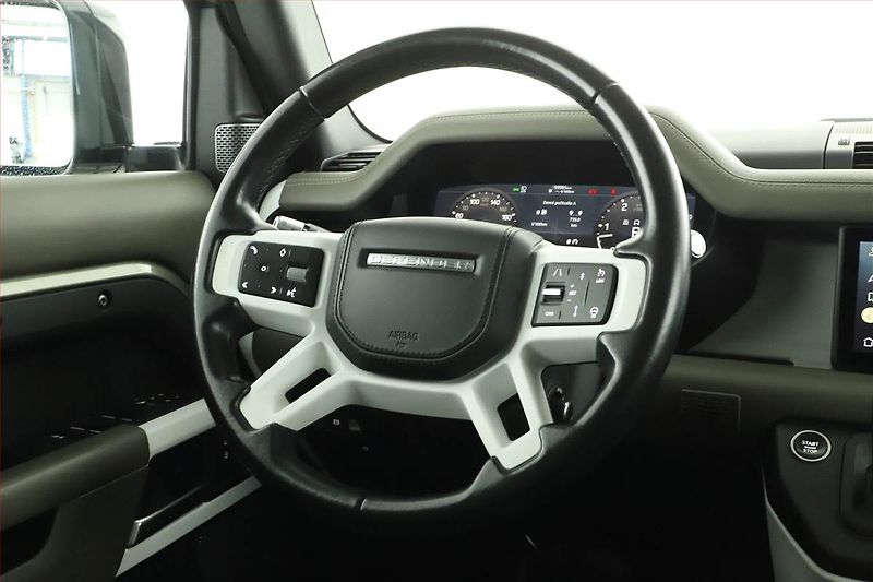 Land Rover Defender (2021) D250 AWD - fotka 15 z 17