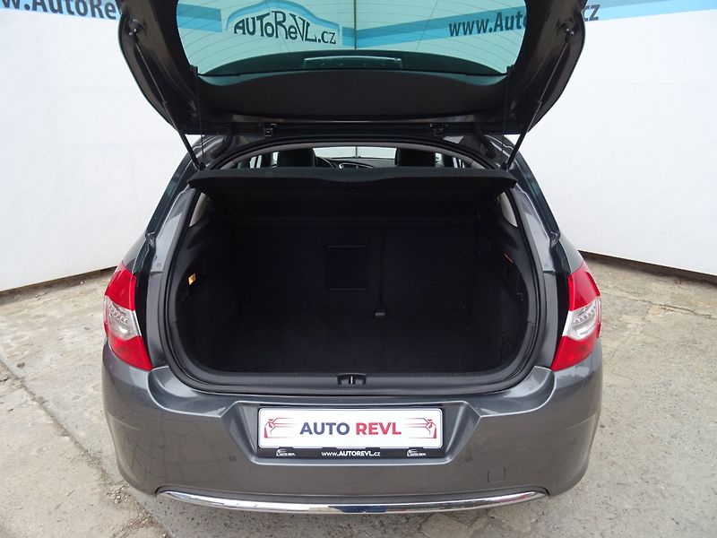 Citroën C4 (2013) 1.6HDi,84kW,S.kn,klima,ALU - fotka 20 z 23