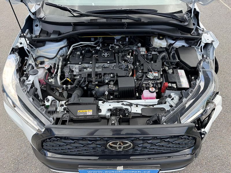 Toyota Corolla Cross 1,8i hybrid automat navigace - fotka 9 z 21