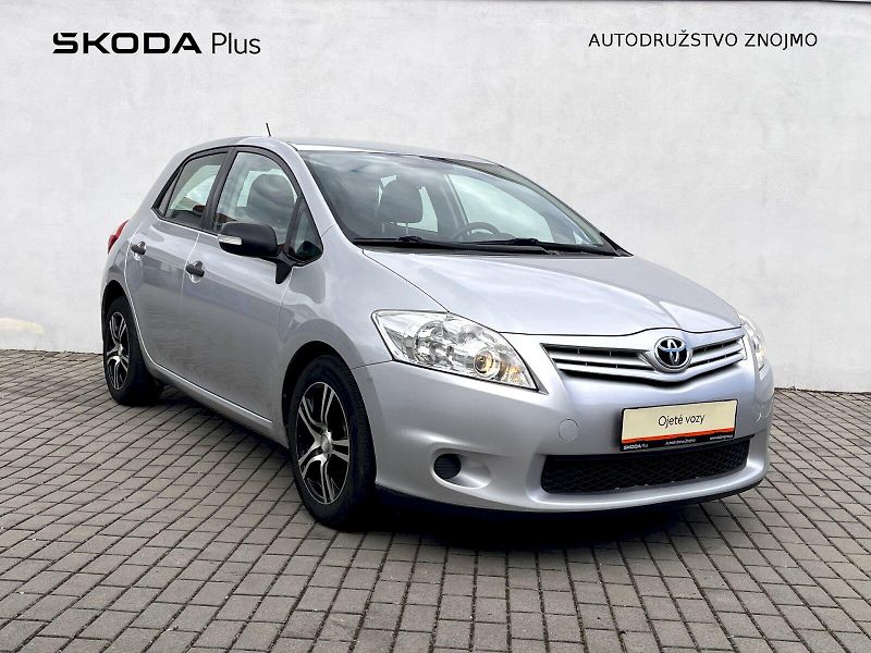 Toyota Auris (2012) 1,4 D-4D 6man - fotka 8 z 22