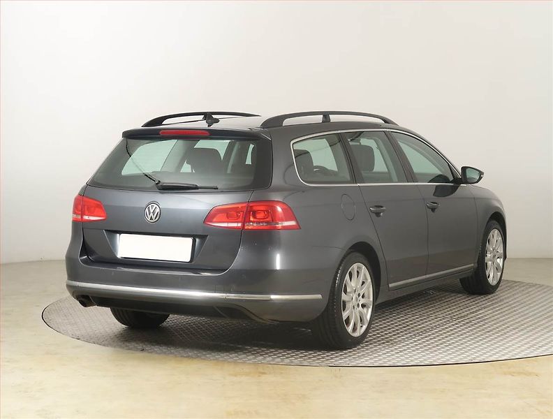 Volkswagen Passat (2012) 1.6 TDI, Park. senzory - fotka 5 z 18