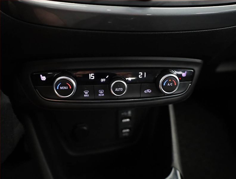 Opel Crossland X (2022) 1.2, Serv.kniha, Kůže, Navi - fotka 10 z 15