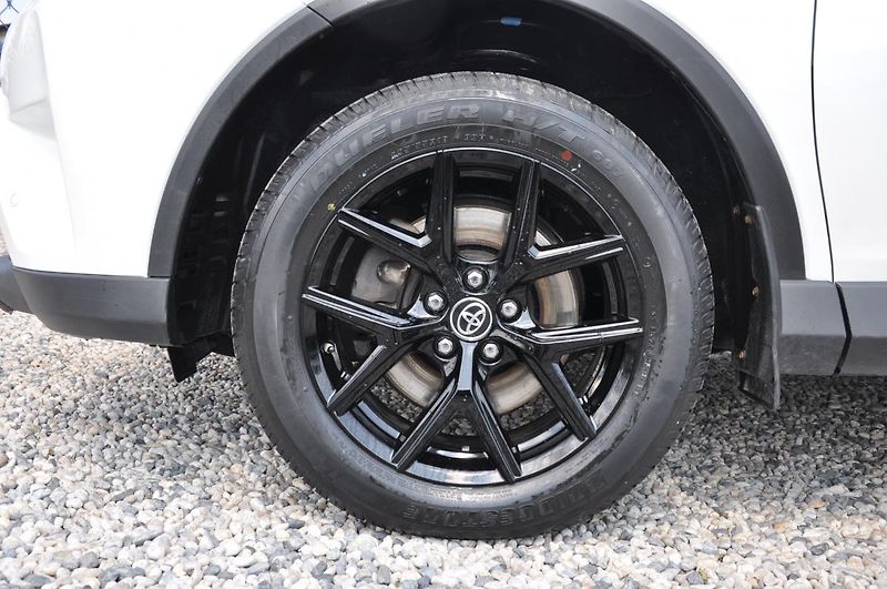 Toyota RAV4 2.5HSD 114kW - fotka 12 z 22
