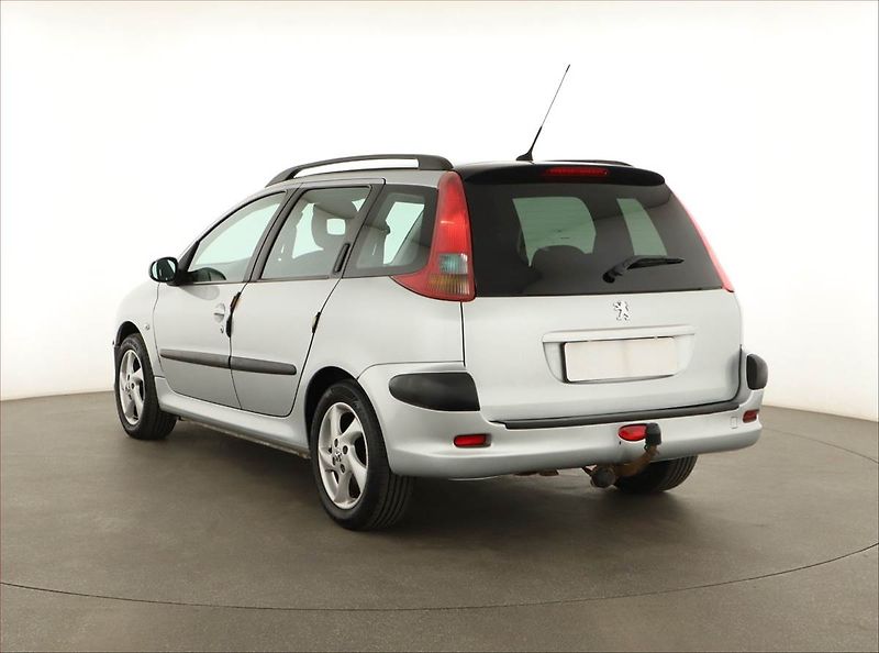 Peugeot 206 (2006) 1.6 HDi, po STK, Tažné, Klima - fotka 4 z 12
