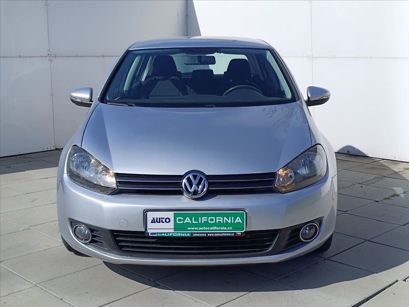 Volkswagen Golf 1,6 TDi Klimatizace Tempomat - fotka 3 z 27