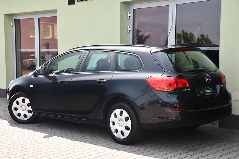 Opel Astra 1.7CDTi SPORTS TOURER - fotka 3 z 31