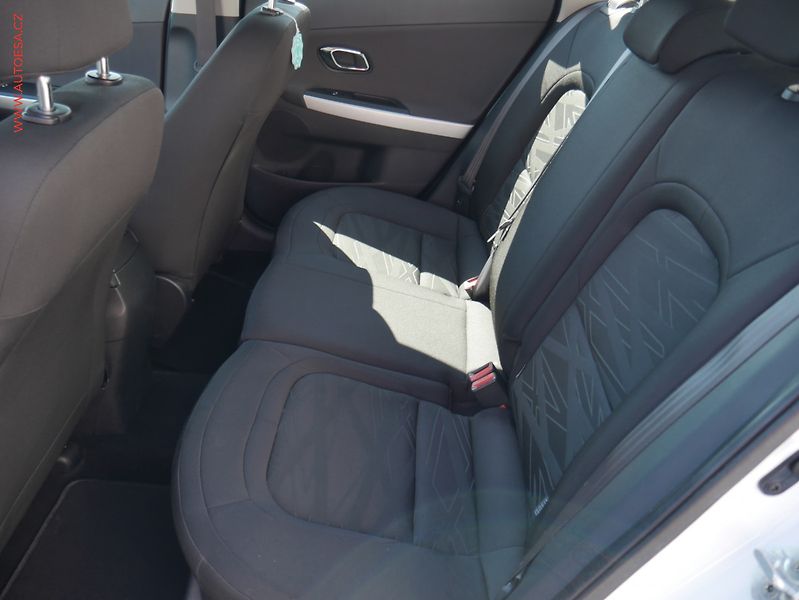 Kia Ceed (2016) 1.4i, ČR, AC, temp - fotka 10 z 18