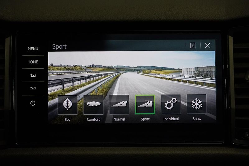Škoda Kodiaq RS,2.0TDI,4x4,ČR,1.maj,Webasto - fotka 42 z 42