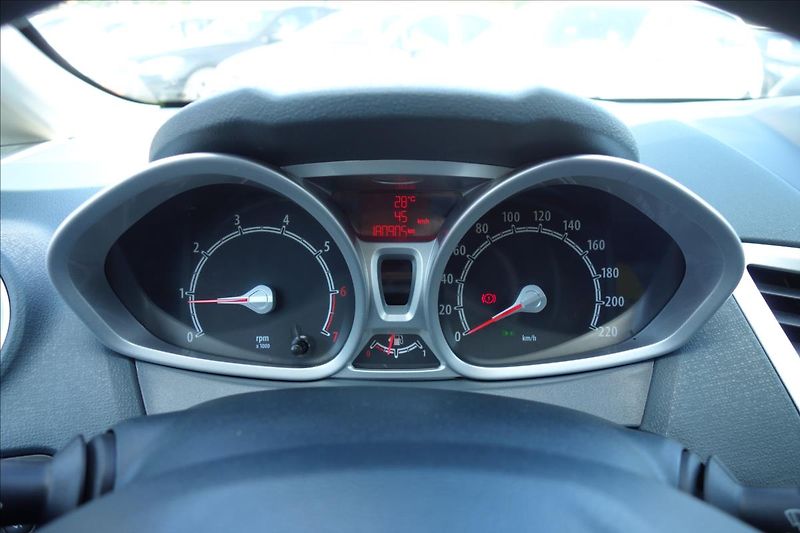 Ford Fiesta 1,2 i, ČR, KLIMATIZACE. - fotka 26 z 30