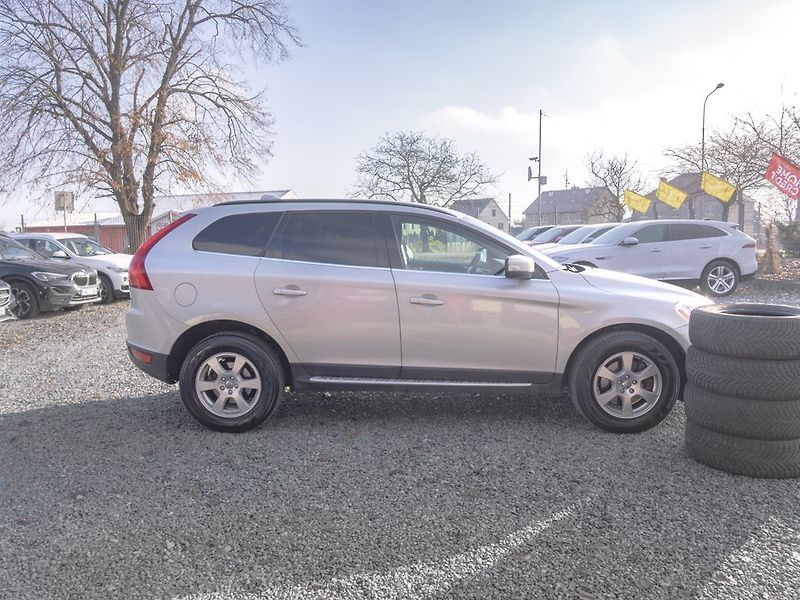 Volvo XC60 (2011) ČR 2.0D 120KW – TAŽNÝ - fotka 4 z 54