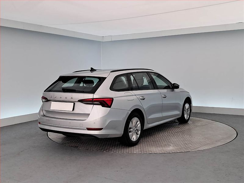 Škoda Octavia (2023) Ambition 2.0 TDI, ČR,1.maj - fotka 5 z 19