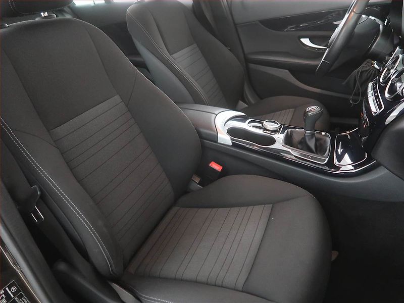 Mercedes-Benz Třídy C (2017) C 180 d, Navi, Tempomat - fotka 9 z 20
