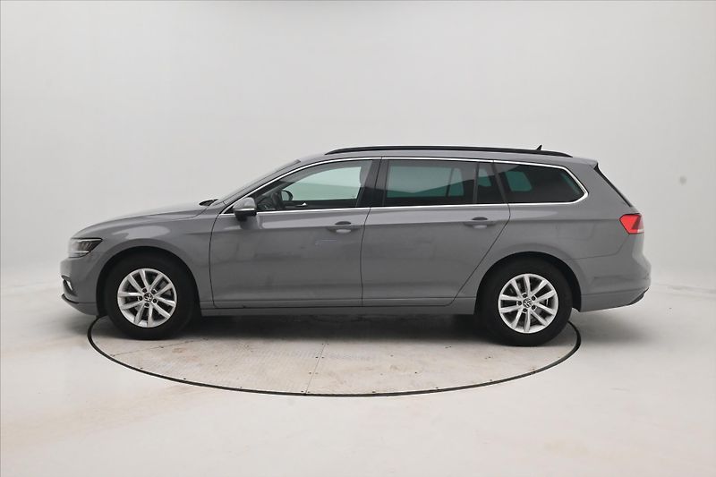 Volkswagen Passat 2,0 TDI 110kW DSG Business Zár - fotka 8 z 31