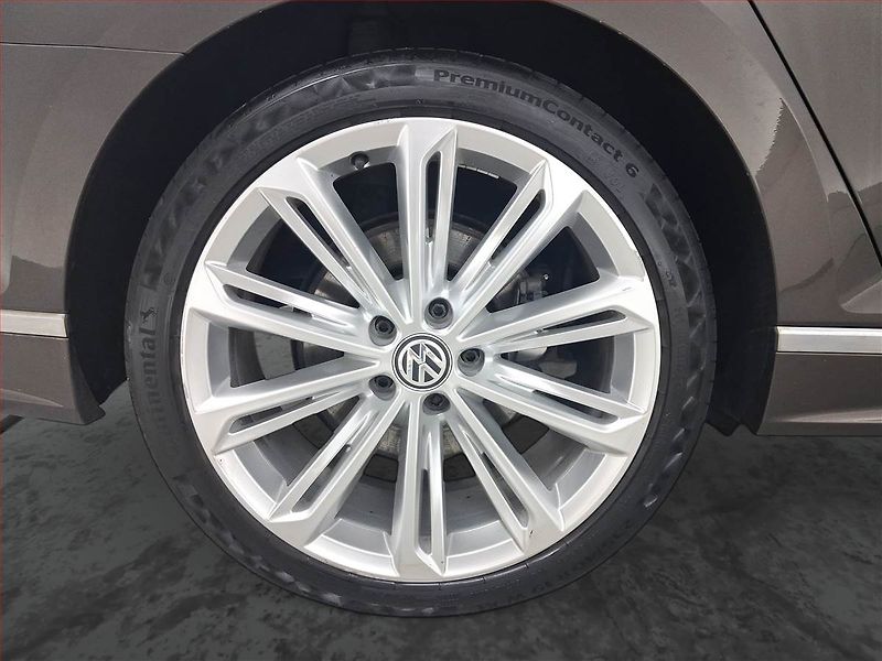 Volkswagen Passat (2016) R-Line 2.0 BiTDI, 4X4 - fotka 15 z 19
