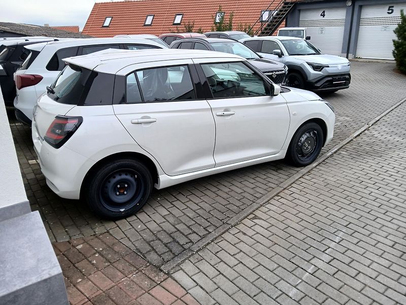Suzuki Swift (2026) SWIFT 1,2 COMFORT HYBRID - fotka 2 z 5