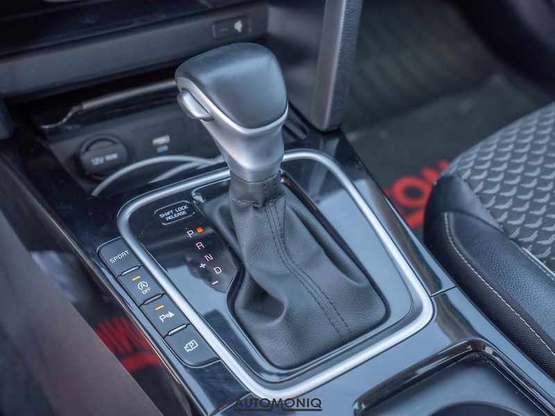 Kia Ceed SW (2022) 1.5 T-GDI Platinum Automat JBL - fotka 6 z 21