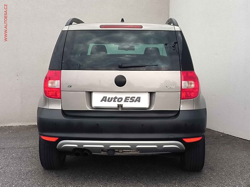 Škoda Yeti (2012) 2.0 TDi, Ambition, TZ, +kola - fotka 5 z 18