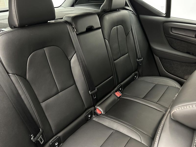 Volvo XC40 1.5 T2 Plus - fotka 17 z 30
