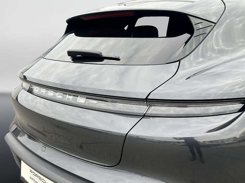 Porsche Taycan 4s Sport Turismo - fotka 22 z 30