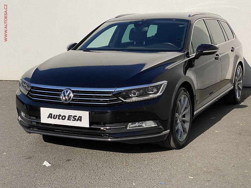 Volkswagen Passat (2015) 2.0 TDi, R-Line, DSG, LED - fotka 3 z 19
